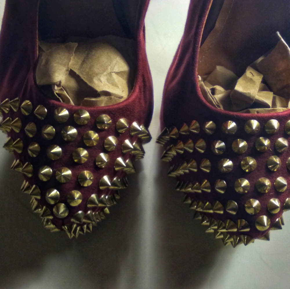 Shoes - Picture 2 of 11